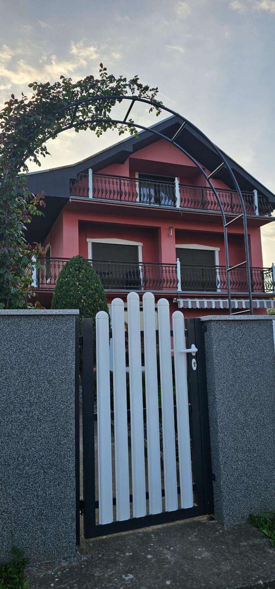 Guest House Lona Golubac Exteriér fotografie